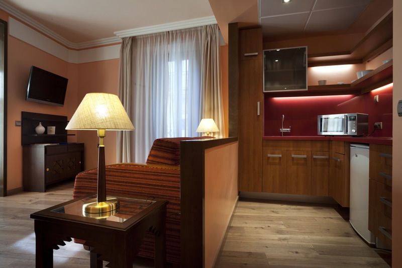 Suites Gran Via 44 Гранада Экстерьер фото